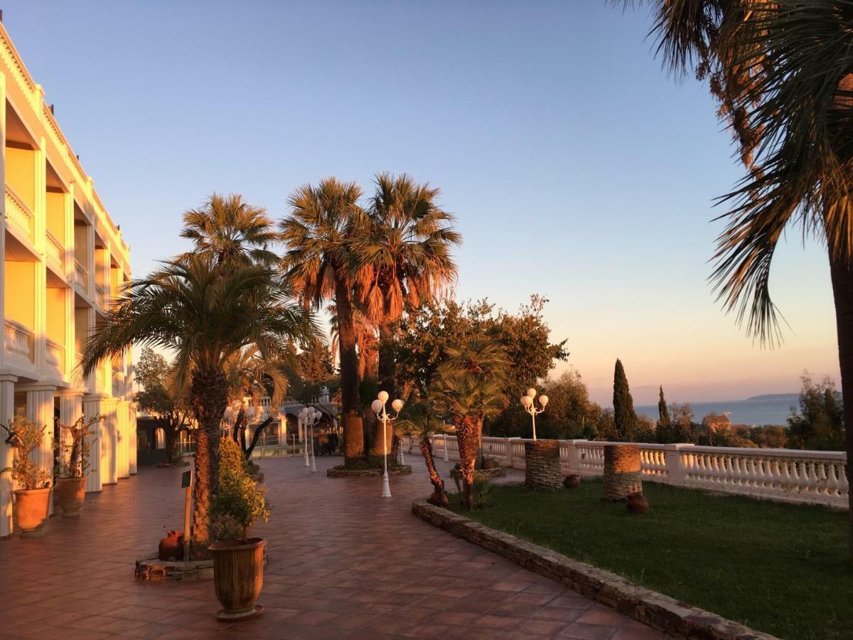 Superbe Duplex 35M2 Vue Mer Avec Piscine Bormes-les-Mimosas Buitenkant foto